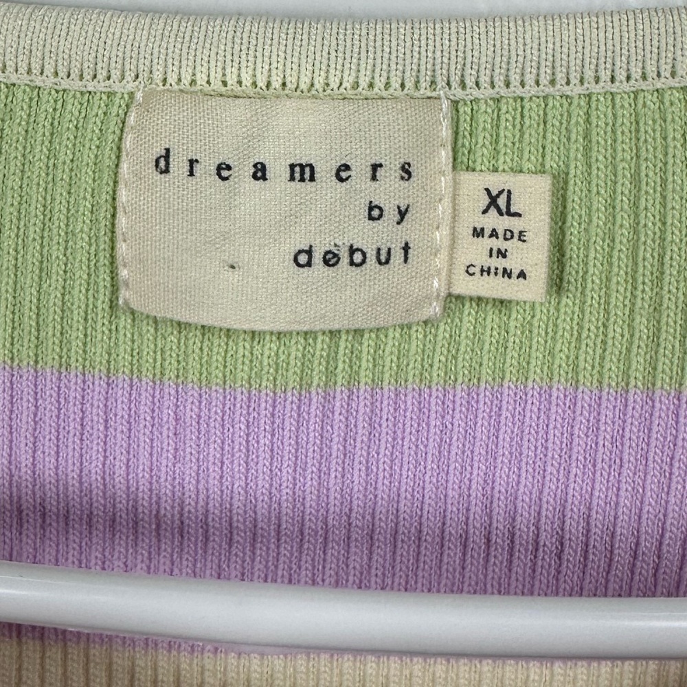Striped Pastel Crop Top with Heart Cutout Size XL - Picture 3 of 7